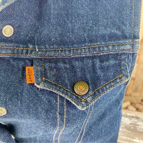 Vintage 80s dark blue denim Levis vest, pockets, snap front, biker hottie, Small - Picture 10 of 15